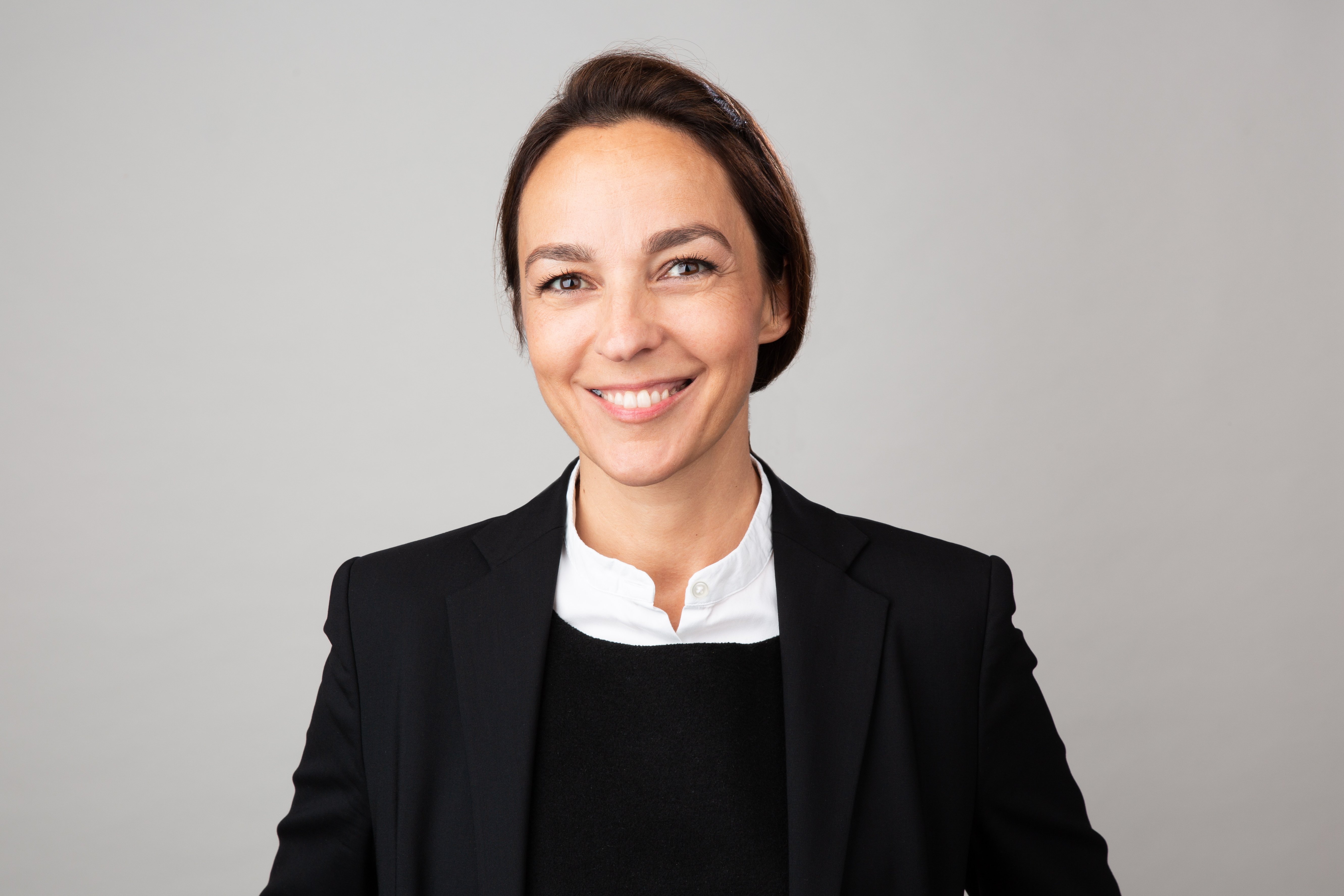 Desi_22c396_ls-3984-high